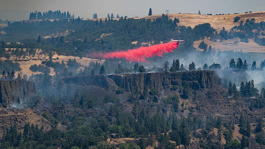 Burdoin Fire fire retardant air drop