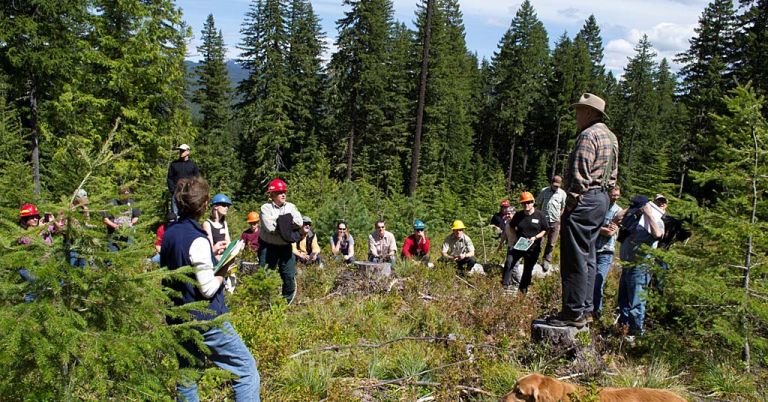 Jerry Franklin addresses members of the South Gifford Pinchot Collaborative