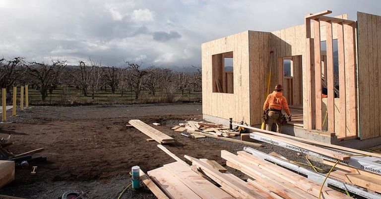 Hood River, construction on former orchard