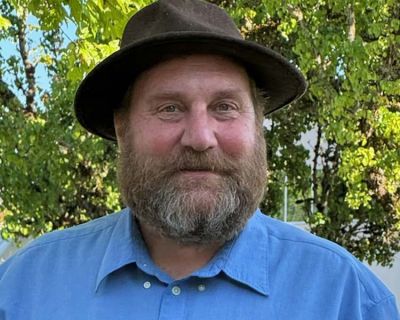 Hydrogeologist Joel Geier