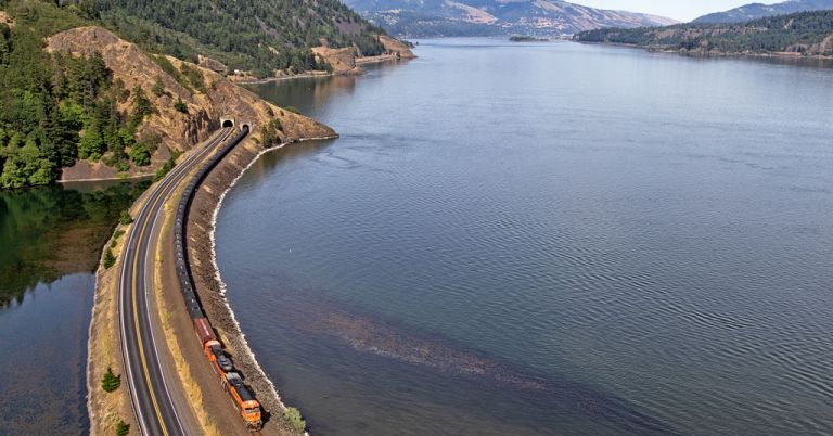 Oil train Drano Lake by Justin Franz