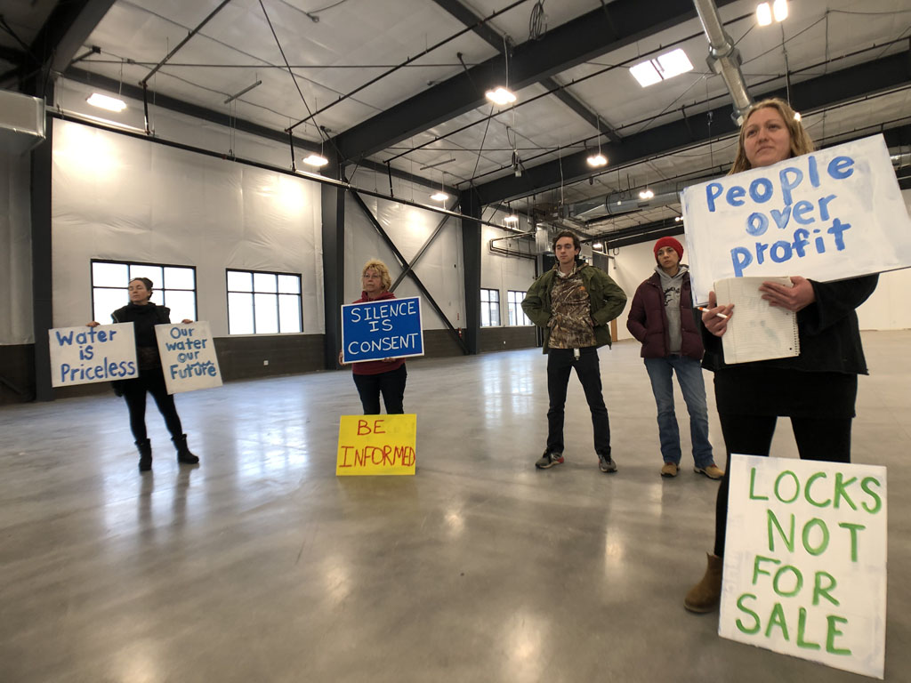 Protesting datacenter plans in Cascade Locks.
