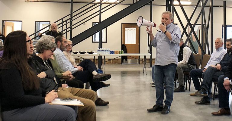 Stephen King at town meeting.